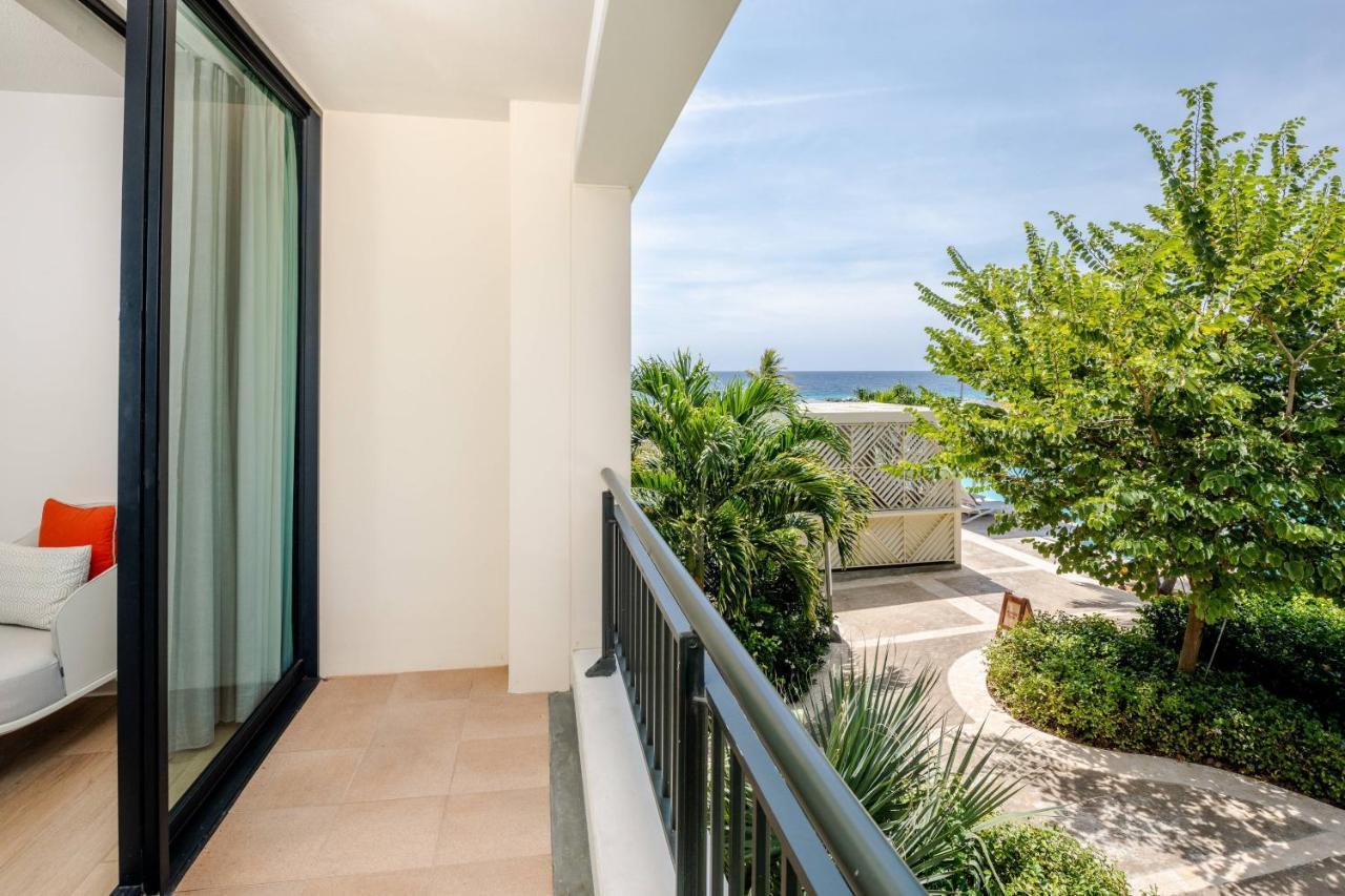 Partial Ocean view, King bed